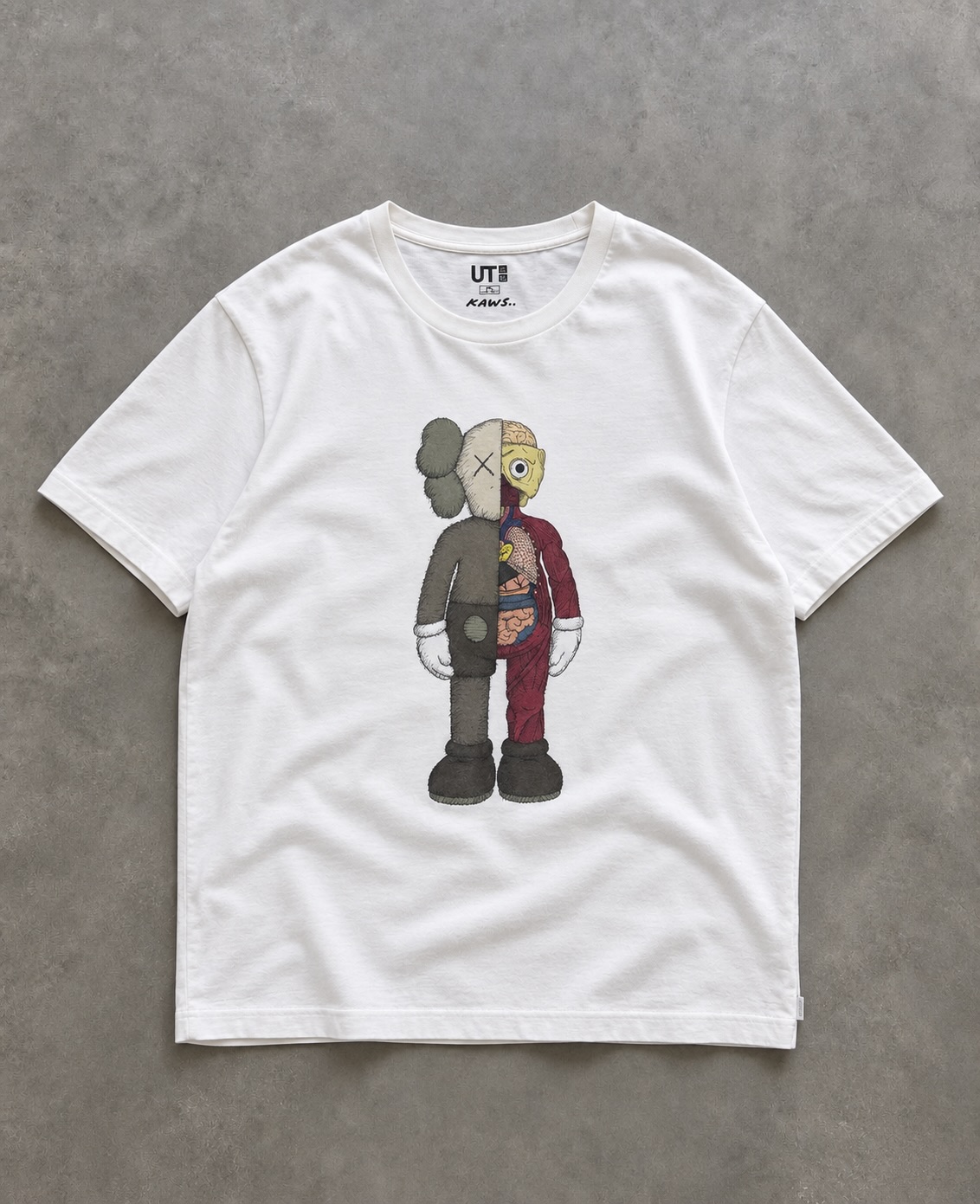 KAWS x UNIQLO T-SHIRT talla L/XL