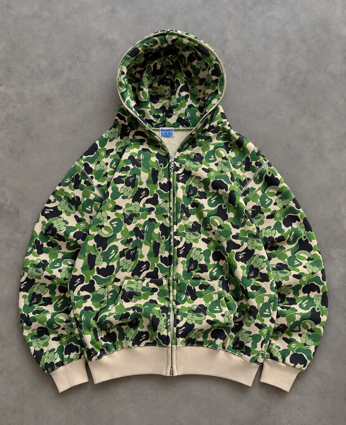BAPE x KAWS x NIGO ZIP HOODIE talla M/L